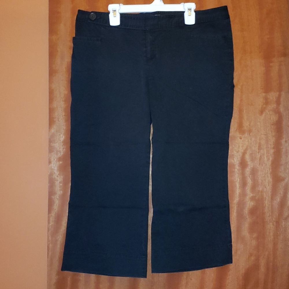🔷️$8/ea OR 3/$20🔷️Black Capris Great for Work